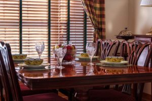 dinner-table-663435__340